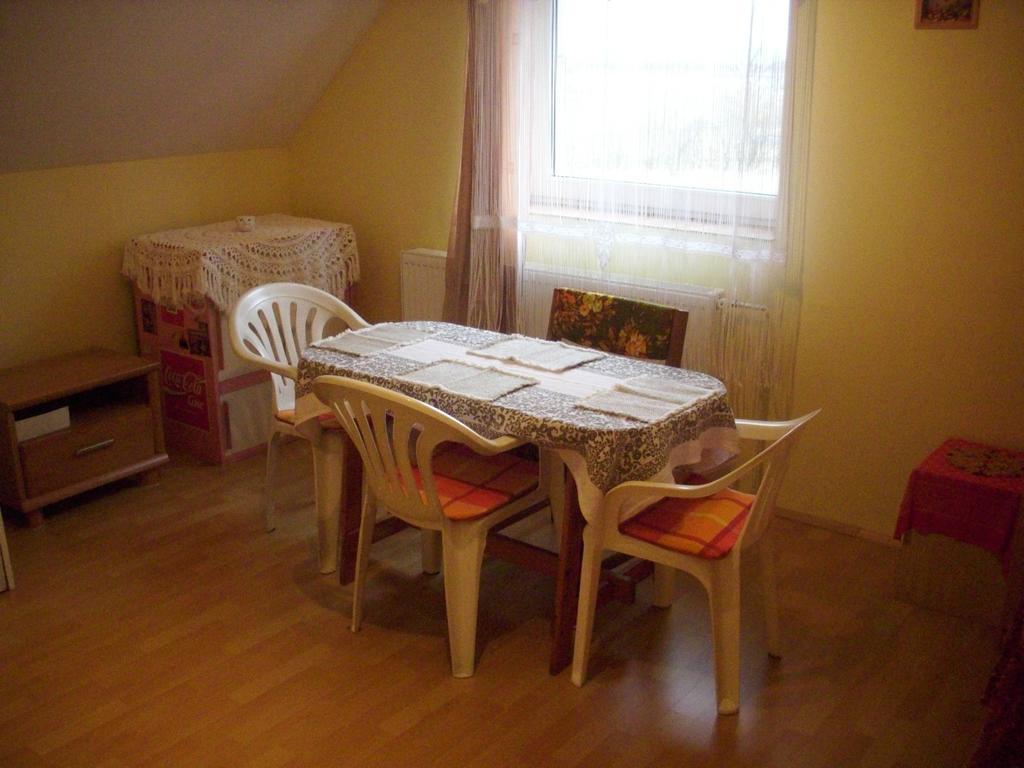 Penzion Jesenice Jesenice  Екстер'єр фото